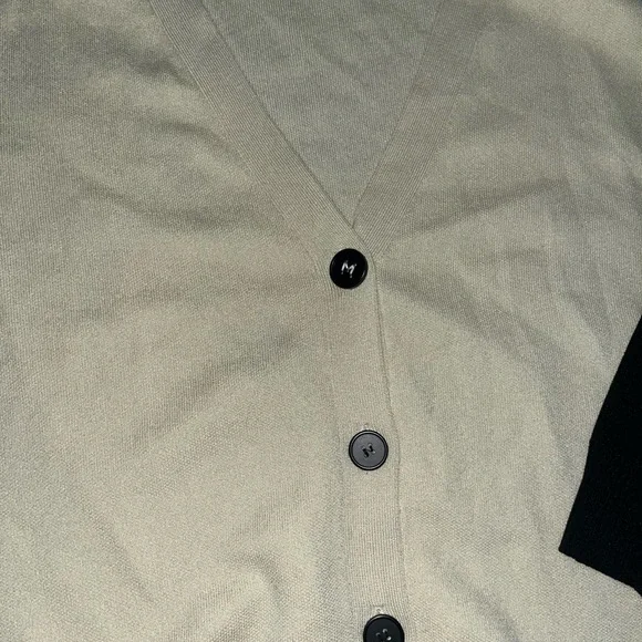 Stylish Black and Cream Cardigan - Picture 5 of 9